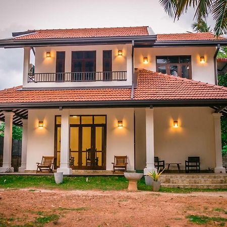 Bivora Villa Negombo Buitenkant foto